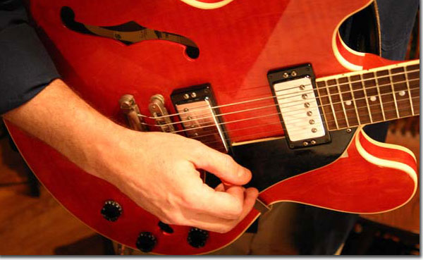 semihollow